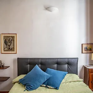 Lovely One Bedroom Nearby Ponte Vecchio Apartment