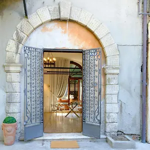 due-archi-nel-cuore-del-centro.hotelinveneto.com/